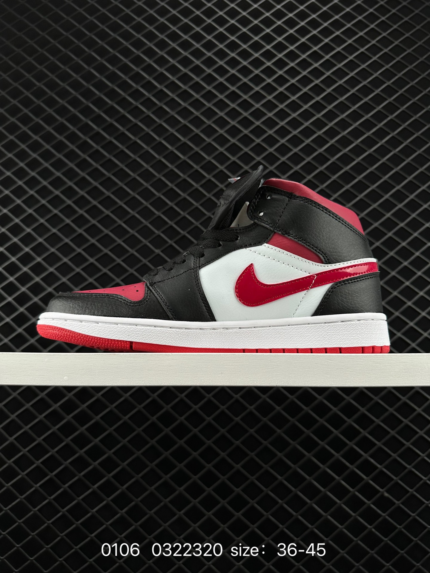 Nike Air Jordan 1 Retro High OG”Black/White“